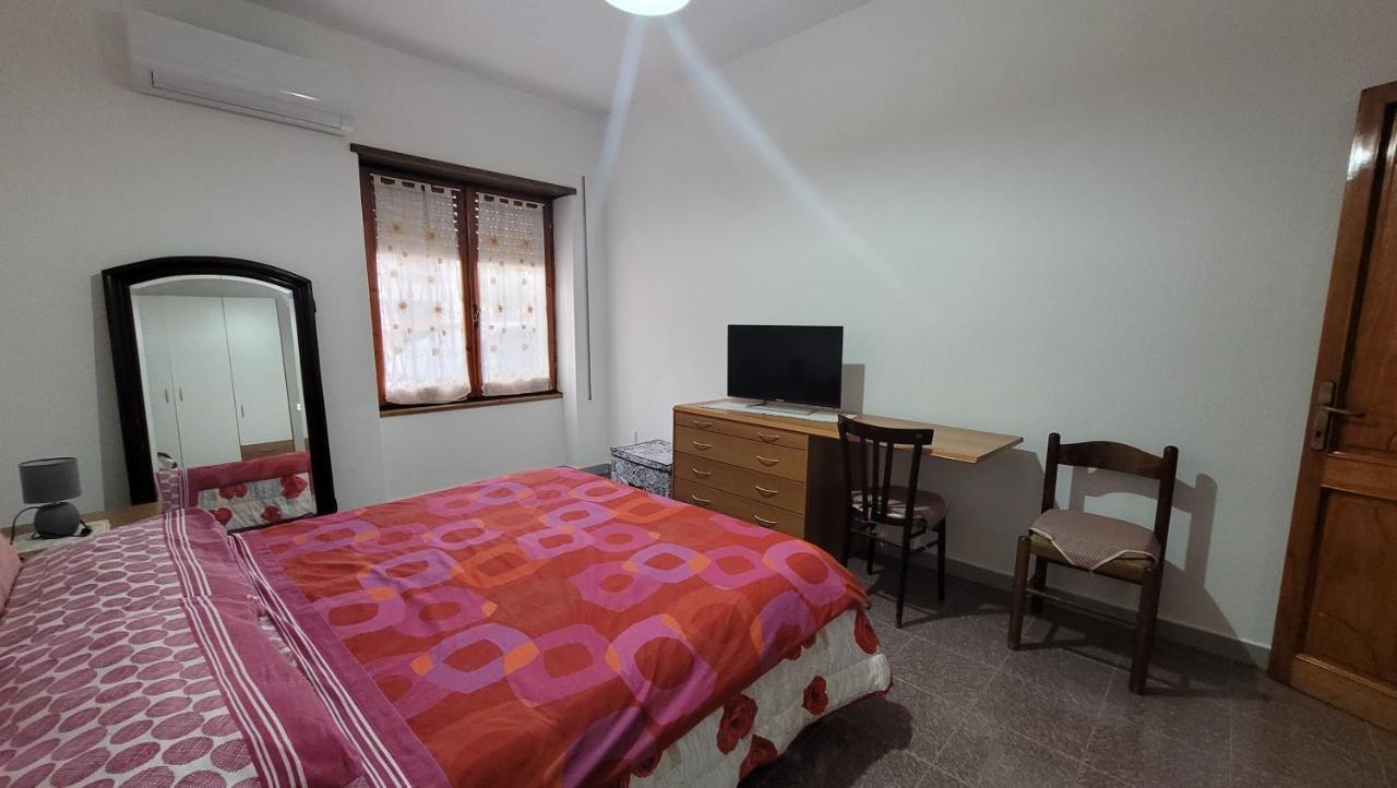 Holiday Maria Luisa Villa Galtelli Ngoại thất bức ảnh