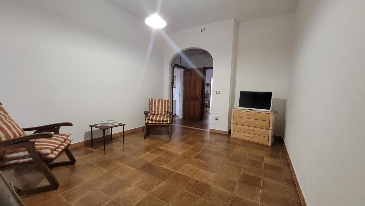 Holiday Maria Luisa Villa Galtelli Ngoại thất bức ảnh