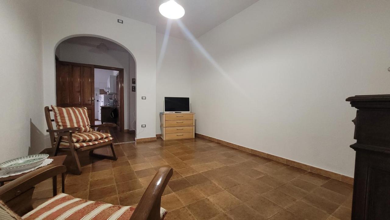 Holiday Maria Luisa Villa Galtelli Ngoại thất bức ảnh