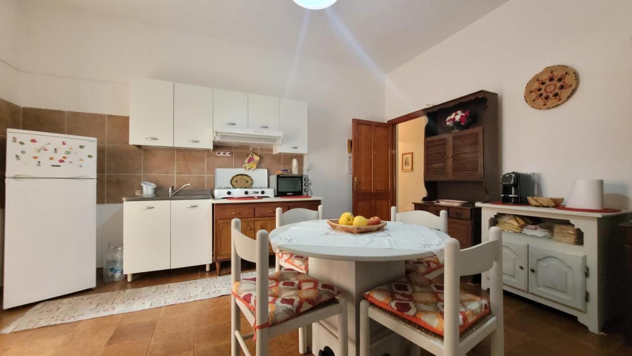 Holiday Maria Luisa Villa Galtelli Ngoại thất bức ảnh